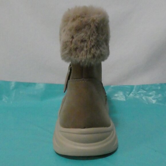 Unbranded | size 43 | Cozy Ankle Boots With Fur Cuffs and Zip Side Closures - Picture 10 of 11